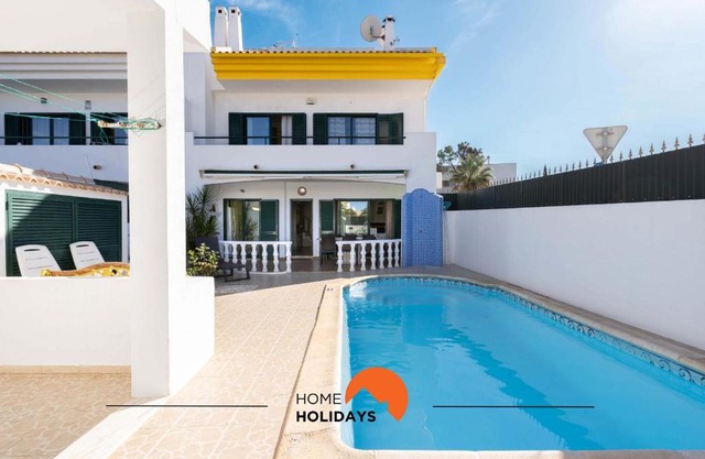 #039 Family with Private Pool and AC