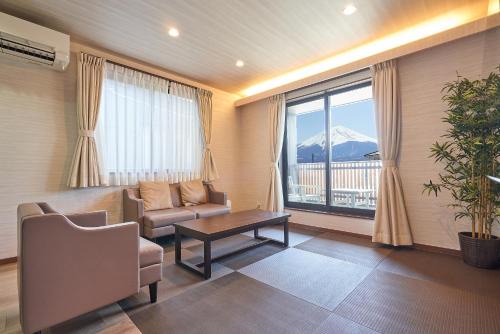 04 Resort Club -凛RIN-