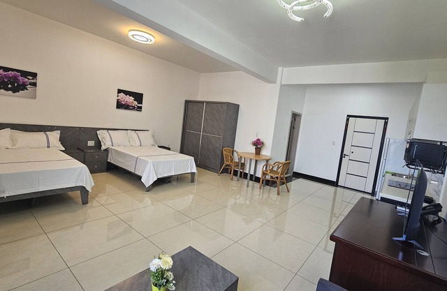 05-Experience contemporary luxury at Prince APT, 20-minute stroll from the beach