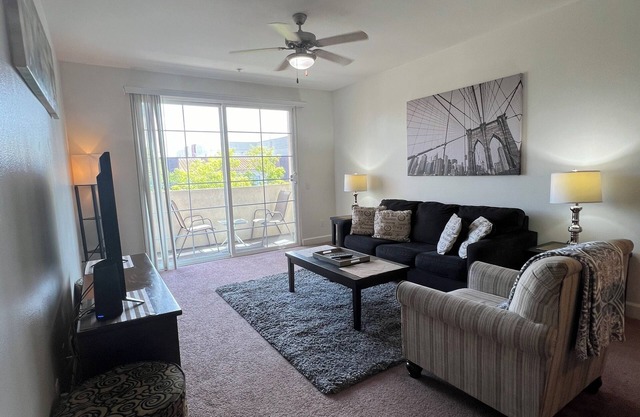1+1 Spacious unit located at:nSan Fernando Valley-CSUN-NORTH HILLSnVAN NUYS-NOHO