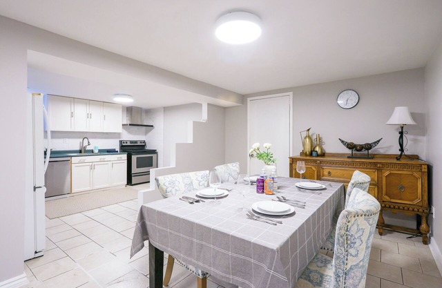 1,200sq.ft comfy & clean home with luxury bedding.Sleep as a king!