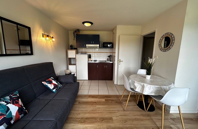 1-Bed Apt with Shared Pool and WIFI, 200m from Spa