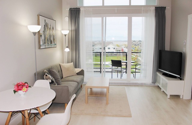 1 Bed + Den Penthouse with Ocean & Mountain views