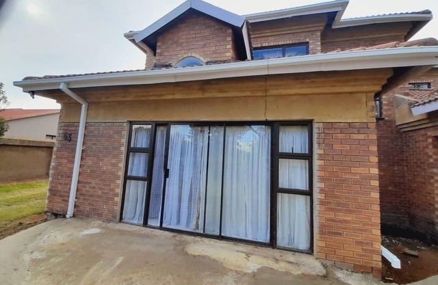 1 Bed Flat - Sleeps 2 - Parking - Wifi
