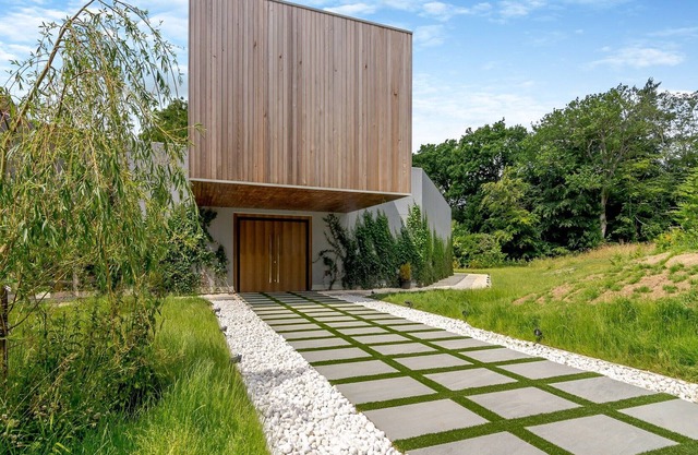 1 bedroom accommodation in East Grinstead