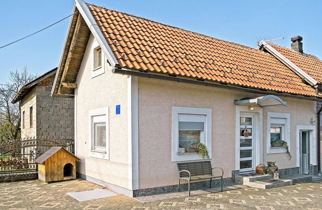 1 bedroom amazing home in Licko Lesce