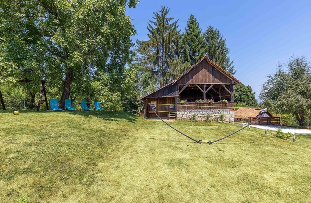 1 bedroom amazing home in Ozalj