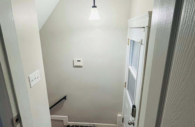 1 bedroom apartment, centrally located and newly renovated