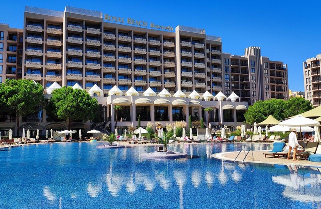 1 Bedroom Apartment in Hotel Royal Beach 5* Pool view