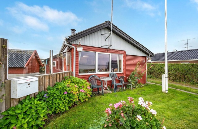 1 bedroom awesome home in Allingåbro