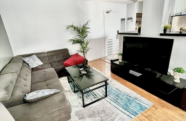 1-Bedroom condo close to shops and restaurants