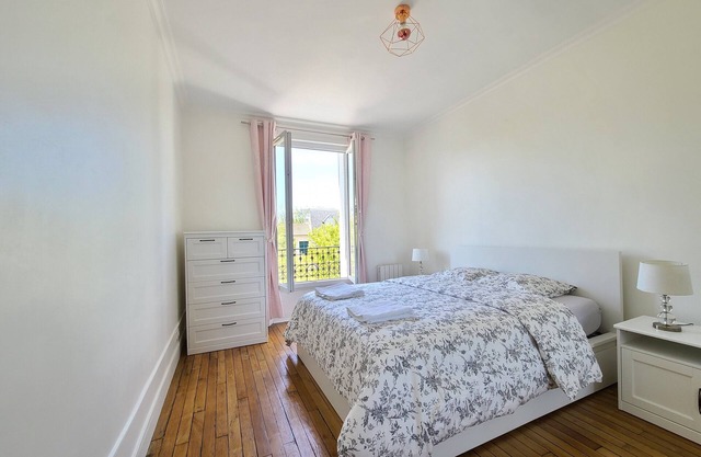 1 Bedroom Apartment in Saint-Maur-des-FossÃ©s