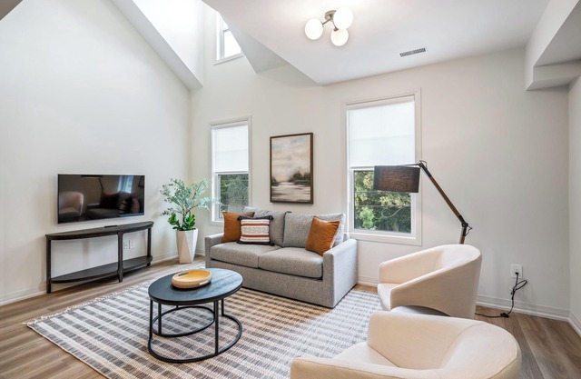 1 Bedroom Luxurious Apartment in Niagara