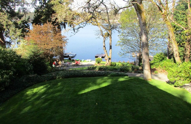 1-bedroom Lakefront vacation Unit just 13 minutes from Tacoma Dome