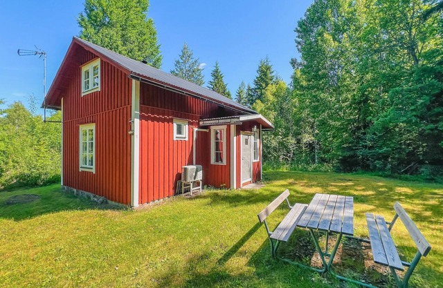 1 bedroom nice home in Lesjöfors