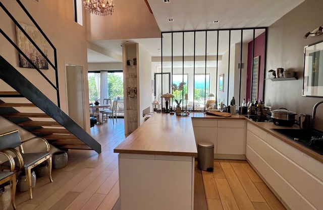 1 Bedroom Private vacation home in Goult