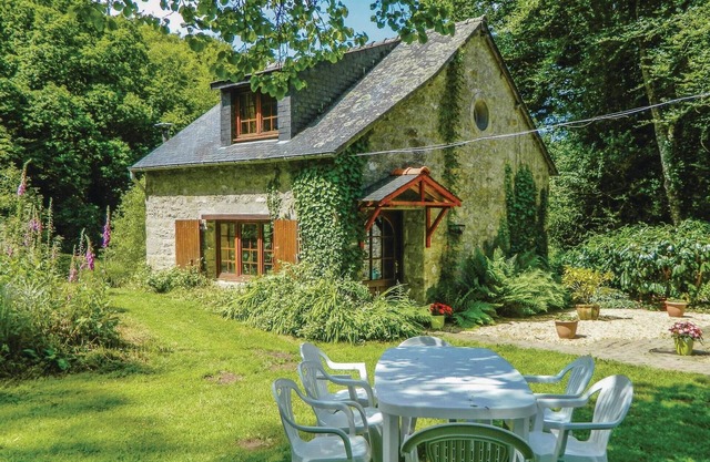 1 bedroom stunning home in Guern