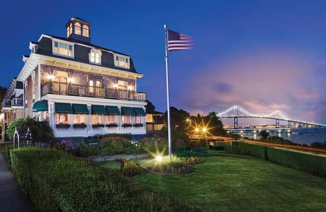 1 Bedroom Suite in Victorian Style, Jamestown, RI