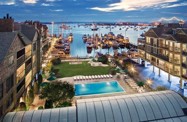 1 Bedroom Suite w/Kitchen at Newport Onshore!