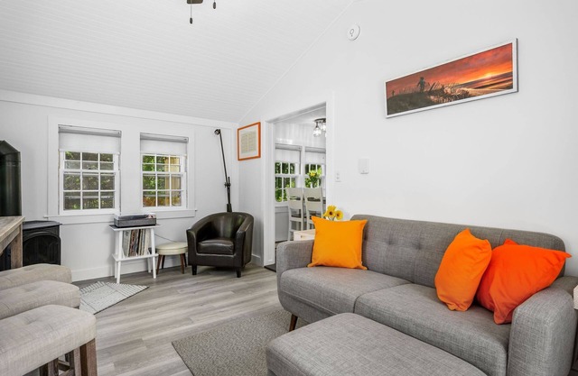 1 bedroom with den sleeps 4 in Orleans near Skaket beach