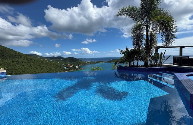 1 Bedroom with private pool and spectacular view