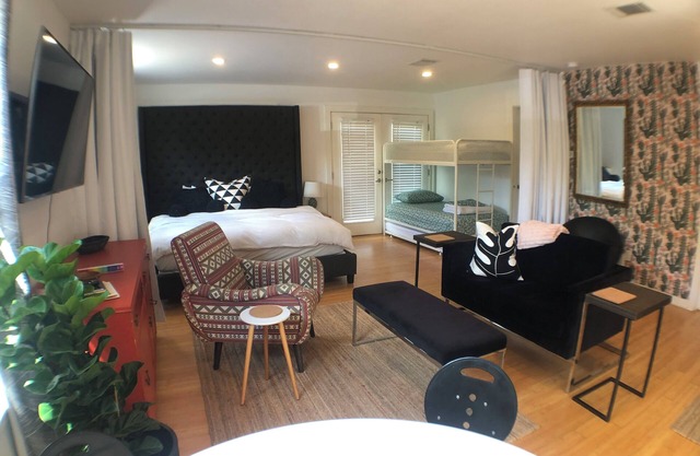 1 block to SoCo! private home + driveway