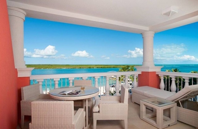 1 BR Oceanfront, All-Inclusive Suite at Blue Haven Resort