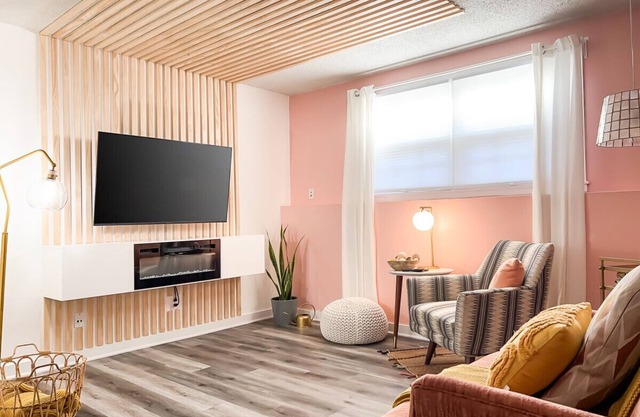 [1] Chic & Cozy KU Retreat!