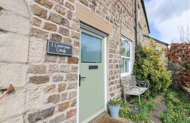 1 COUNTRYMAN INN COTTAGES, pet friendly, with open fire in Hunton