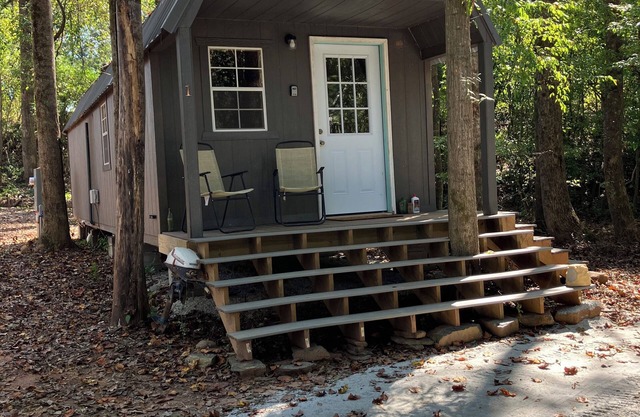 1 Cozy Cabin in Westminster