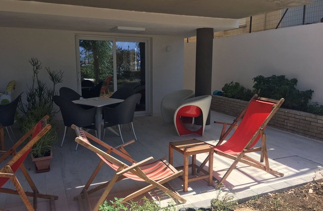 1) HOLIDAY HOME ON THE BEACH, CENTRAL AREA, WI-FI, AIR CONDITIONING, PARKING SPACE