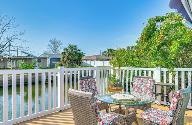 < 1 Mi to Beach: Hudson Apt w/Fishing Dock Access