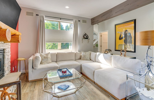 1 Mi to Main St: Townhome w/Balcony in Frisco!