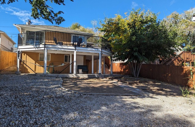 1 mi. to Midtown/Downtown, Restaurants & Parks.