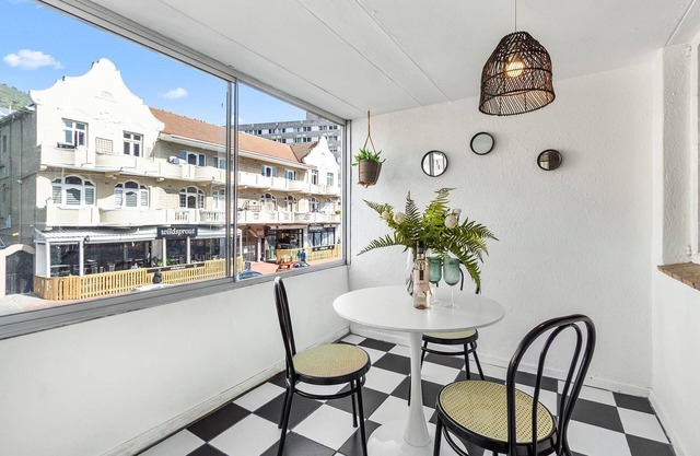 1 Plomarion - Two Bedroom Apartment, Sleeps 4