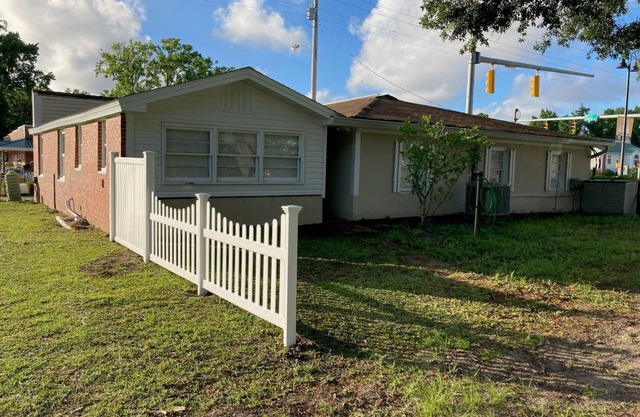 1 Room on Main Street w/kitchenette- Main Street , Shallotte between HB and OIB