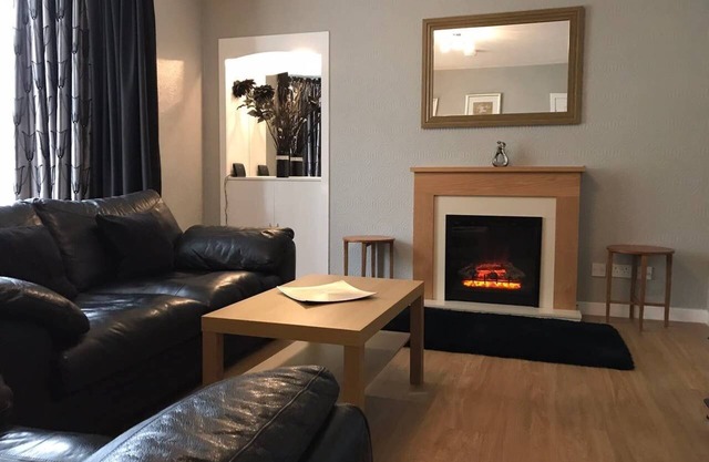 1 St Catherine’s City Cottage. Free Parking & WiFi