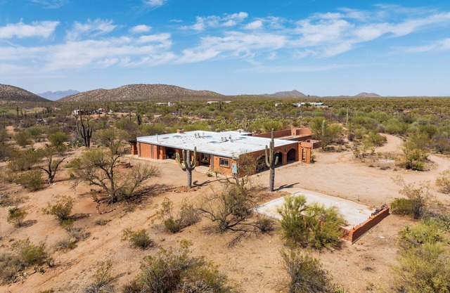 10-Acre Desert Oasis w/Expansive Patio in Tucson!