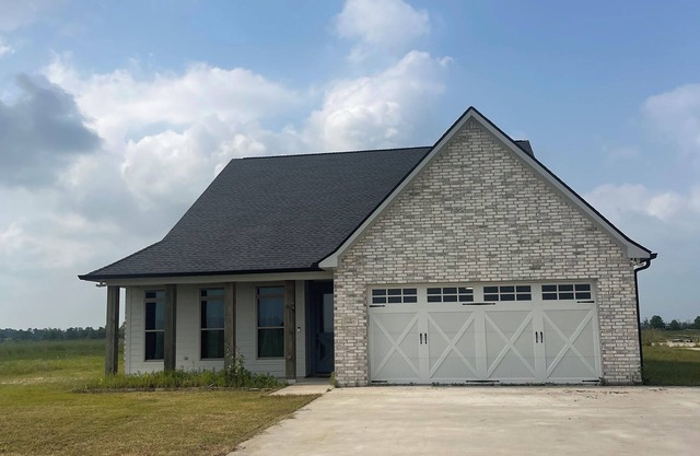 10 Acres Resort with 4 bedrooms and fishing pound in Lake Charles