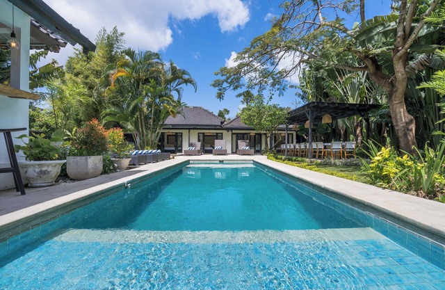 10 Bdr-Last Minute Deal 50%+ OFF! Seminyak