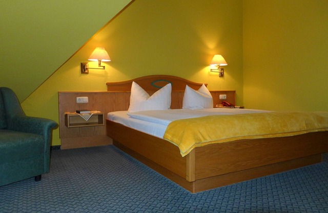 10 double rooms - Landhotel Neuwiese with traditional inn An der Mühle