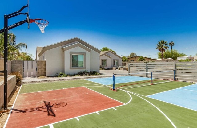 10 Large Bedrooms | Ping Pong | Hot Tub