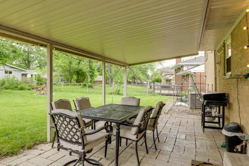 10 Mi to Dtwn Cincinnati Home with Patio and Yard!