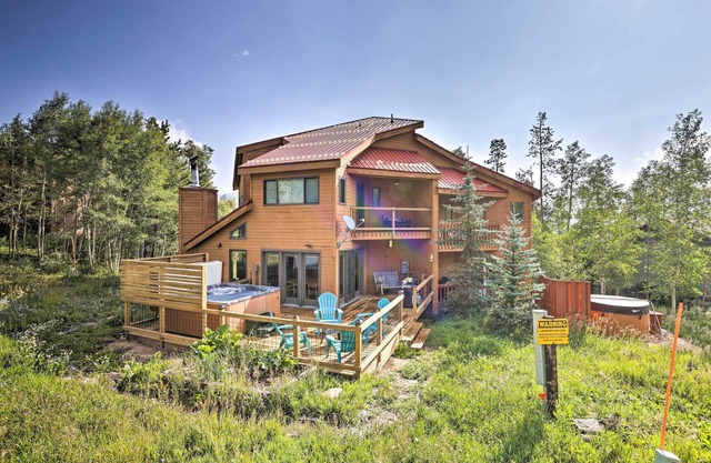 10 Mi to Keystone Resort: Cabin w/Private Hot Tub