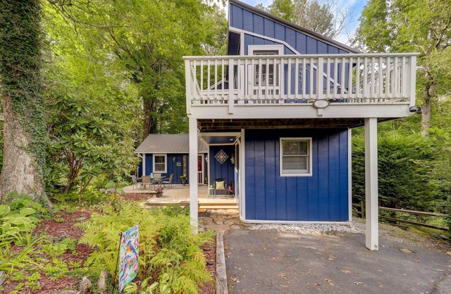10 Mi to Sugar Mtn: ‘Bluebird Cottage’ in Newland