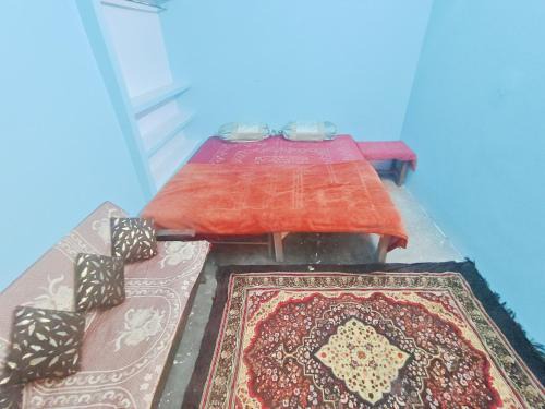 10 min away from Sangam