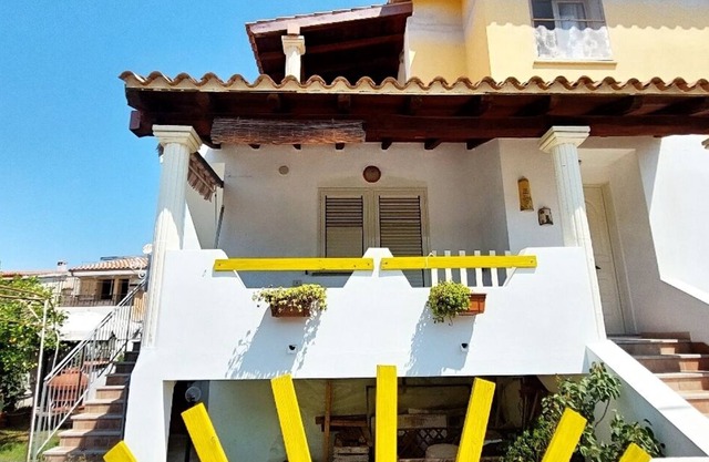 10 min. from the sea, new apartment in private villa.