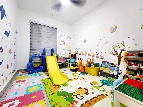 10 min to Subang Airport Free Wi-fi Carpark