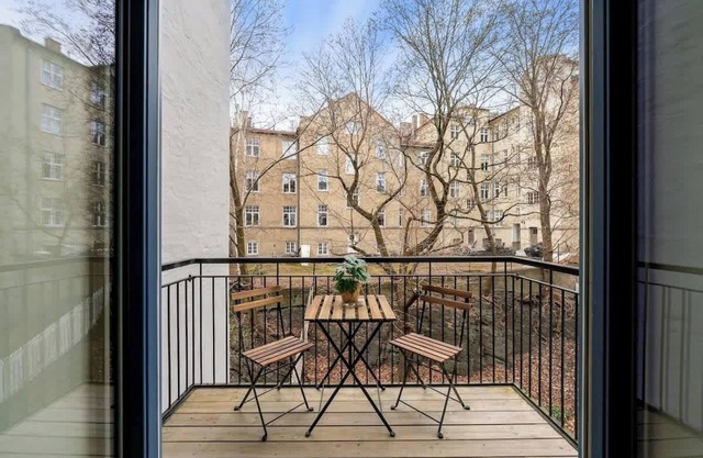 10 minutes from downtown | Balcony | Easy check-in