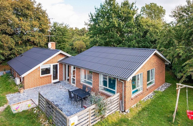 10 person holiday home in Glesborg-By Traum